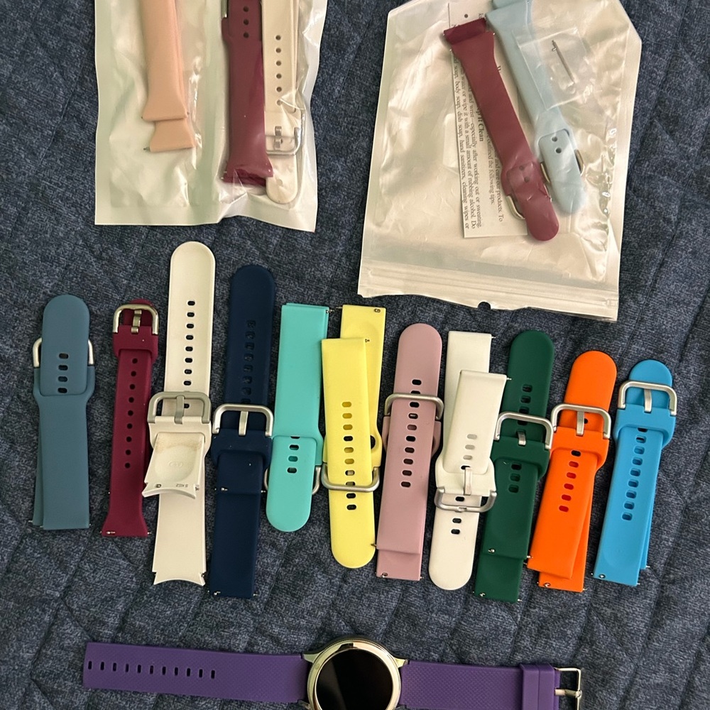 Fossil watch with several different bands